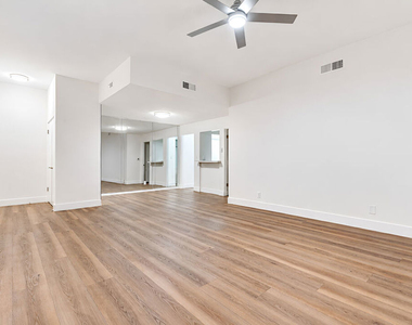 134 S Elm Drive - Photo Thumbnail 3