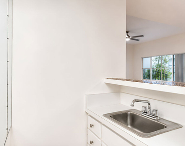 134 S Elm Drive - Photo Thumbnail 12