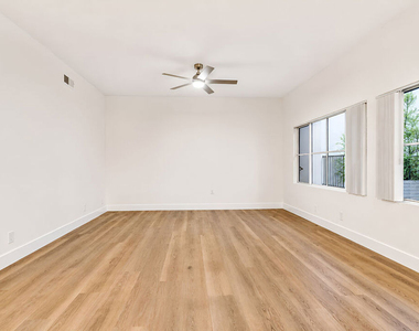 134 S Elm Drive - Photo Thumbnail 2