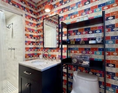 1424 N Crescent Heights Boulevard - Photo Thumbnail 17