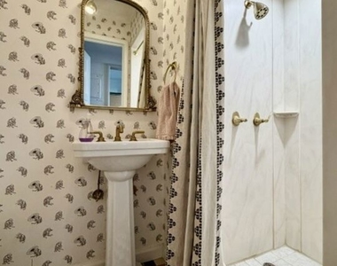1424 N Crescent Heights Boulevard - Photo Thumbnail 21