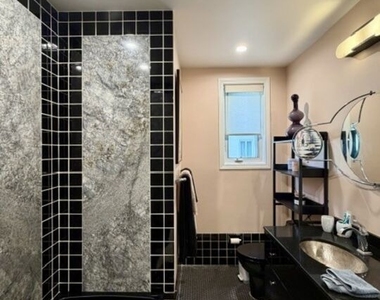 1424 N Crescent Heights Boulevard - Photo Thumbnail 14