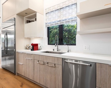 15030 Hartsook Street - Photo Thumbnail 12