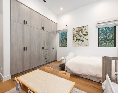 15030 Hartsook Street - Photo Thumbnail 23