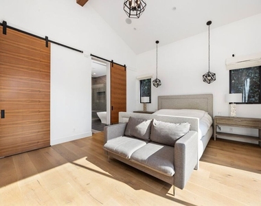 15030 Hartsook Street - Photo Thumbnail 15