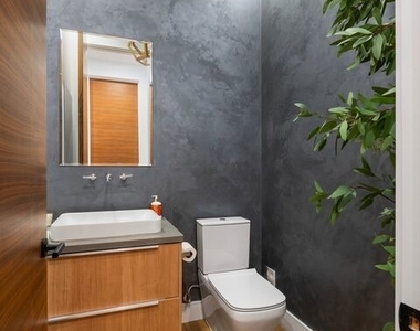 15030 Hartsook Street - Photo Thumbnail 28