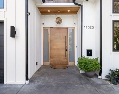 15030 Hartsook Street - Photo Thumbnail 3