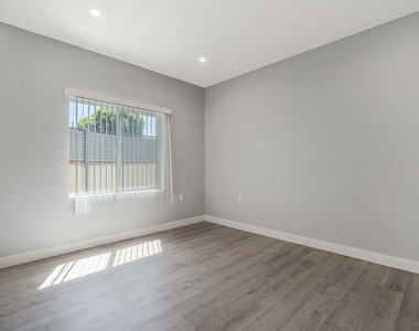 8224 Vanscoy Avenue - Photo Thumbnail 3