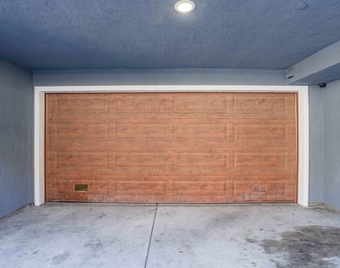 12000 Runnymede Street - Photo Thumbnail 10