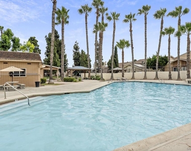 6908 Camphor Lane - Photo Thumbnail 25