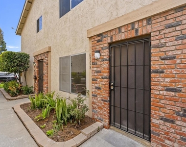 6908 Camphor Lane - Photo Thumbnail 19