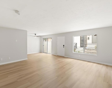 6908 Camphor Lane - Photo Thumbnail 9