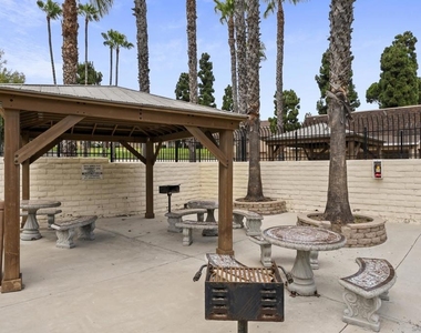 6908 Camphor Lane - Photo Thumbnail 21