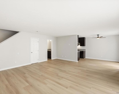 6908 Camphor Lane - Photo Thumbnail 8