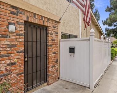 6908 Camphor Lane - Photo Thumbnail 27
