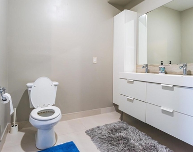4741 Point Loma Ave - Photo Thumbnail 8