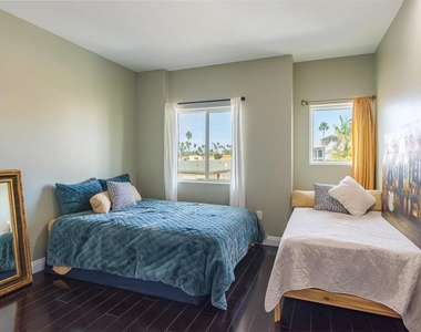 4741 Point Loma Ave - Photo Thumbnail 9
