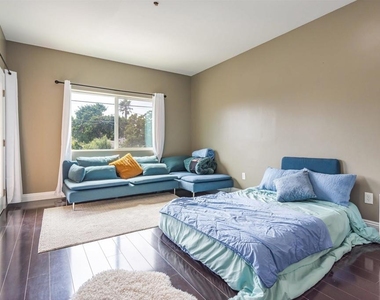 4741 Point Loma Ave - Photo Thumbnail 17