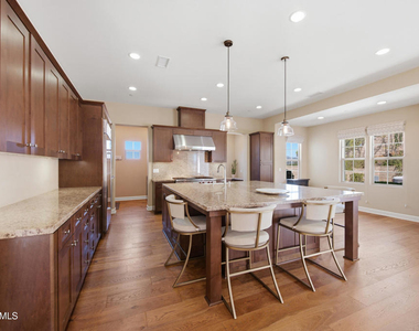 138 Mayflower Street - Photo Thumbnail 12