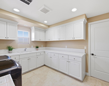 138 Mayflower Street - Photo Thumbnail 40