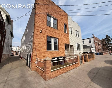 85th Street - Photo Thumbnail 3