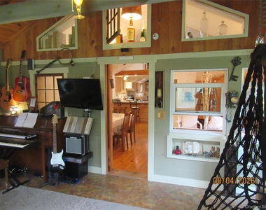 463 Mountain Road - Photo Thumbnail 13