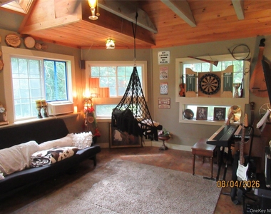 463 Mountain Road - Photo Thumbnail 11