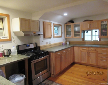 463 Mountain Road - Photo Thumbnail 3