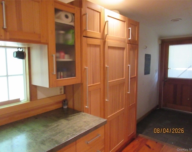 463 Mountain Road - Photo Thumbnail 4
