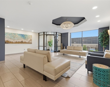 100 W Broadway - Photo Thumbnail 23