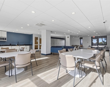 100 W Broadway - Photo Thumbnail 25