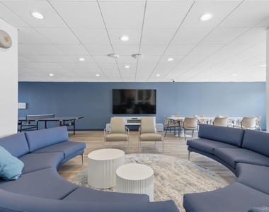 100 W Broadway - Photo Thumbnail 28