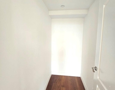 65-18 Austin Street - Photo Thumbnail 7