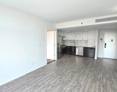 65-18 Austin Street - Photo Thumbnail 4