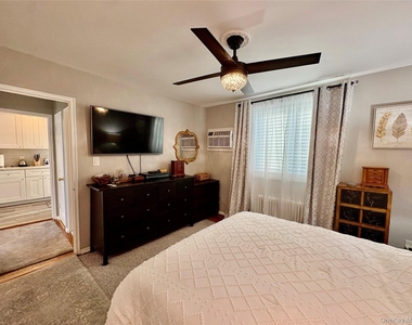 260-08 74th Avenue - Photo Thumbnail 7
