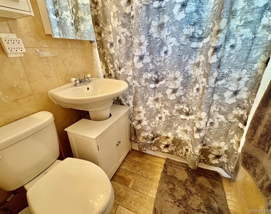 260-08 74th Avenue - Photo Thumbnail 9