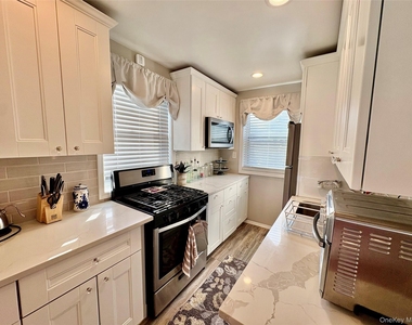 260-08 74th Avenue - Photo Thumbnail 1