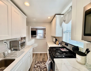 260-08 74th Avenue - Photo Thumbnail 2