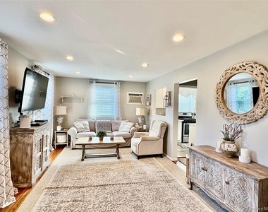 260-08 74th Avenue - Photo Thumbnail 3