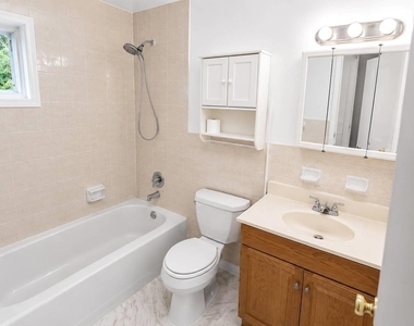 5 Fishkill Glen Drive - Photo Thumbnail 9