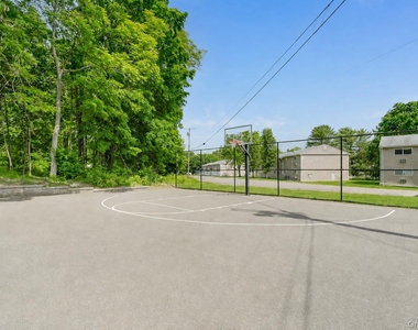 5 Fishkill Glen Drive - Photo Thumbnail 11