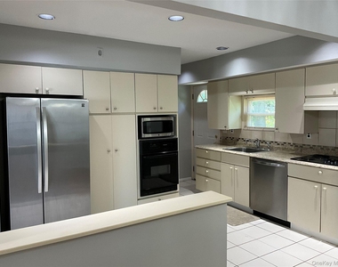 195 Central Park Road - Photo Thumbnail 2
