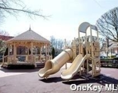 12-29 Diane Place - Photo Thumbnail 35