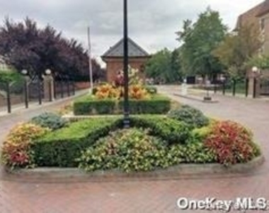 12-29 Diane Place - Photo Thumbnail 38