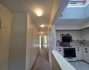 12-29 Diane Place - Photo Thumbnail 4