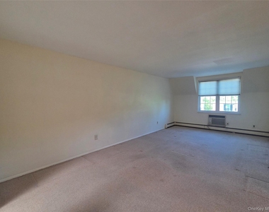 12-29 Diane Place - Photo Thumbnail 6