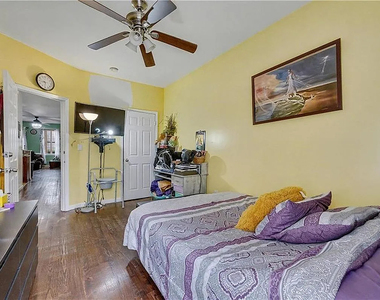 364 Evergreen Avenue - Photo Thumbnail 7
