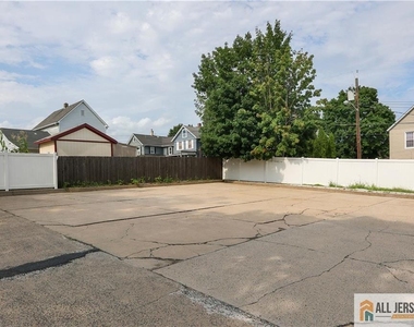 215 Washington Road - Photo Thumbnail 8