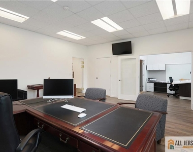 215 Washington Road - Photo Thumbnail 15