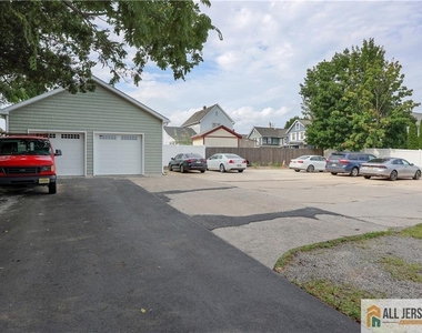 215 Washington Road - Photo Thumbnail 7